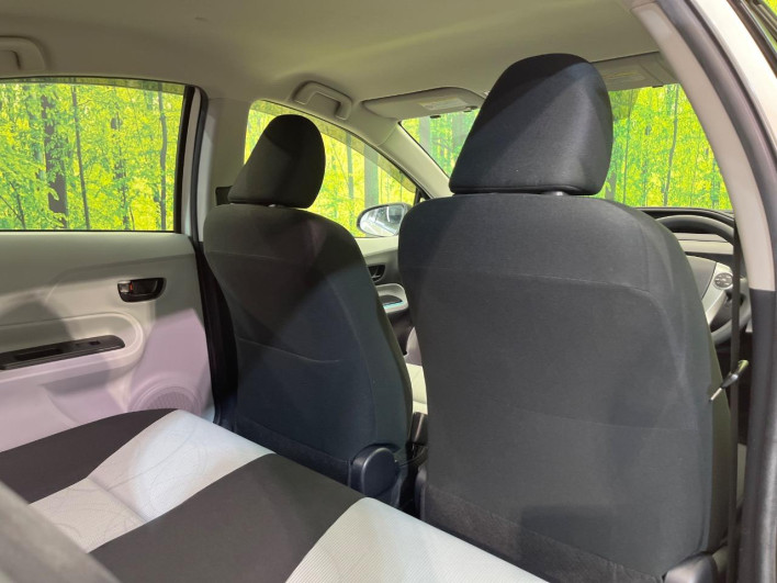 2013 Toyota Aqua DAA-NHP10 (UW-6a37567aa7311)[26]