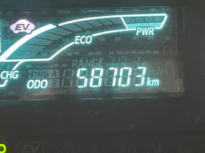 2013 Toyota Aqua DAA-NHP10 (UW-6a37567aa7311)[2]