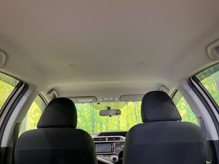2013 Toyota Aqua DAA-NHP10 (UW-6a37567aa7311)[20]