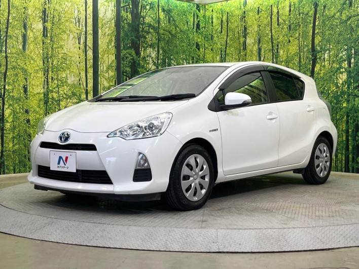 2013 Toyota Aqua DAA-NHP10 (UW-6a37567aa7311)[8]