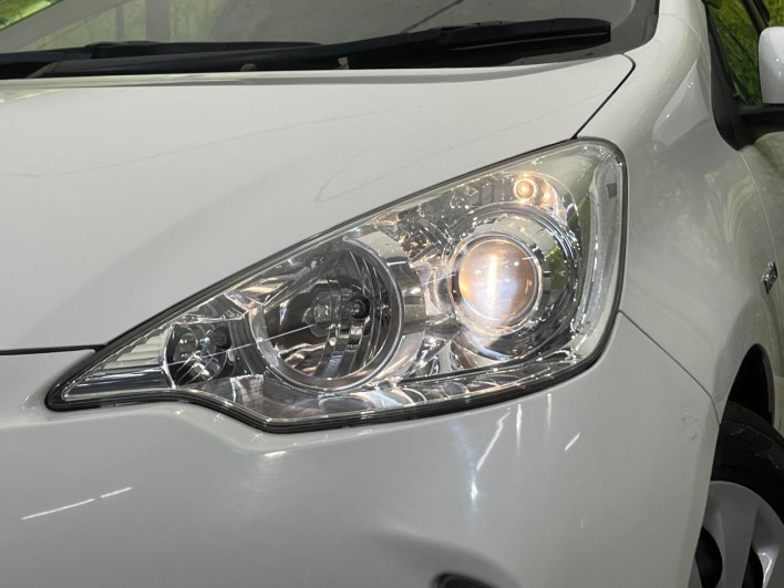 2013 Toyota Aqua DAA-NHP10 (UW-6a37567aa7311)[29]