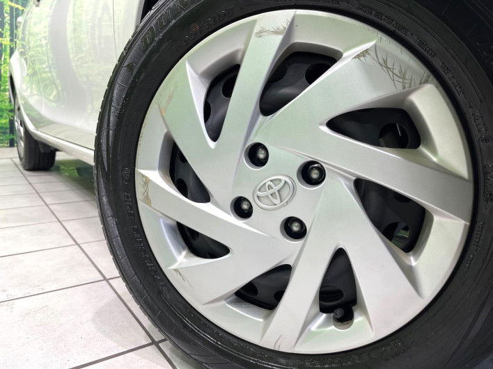 2015 Toyota Aqua DAA-NHP10 (UW-6a37567be03b1)[16]