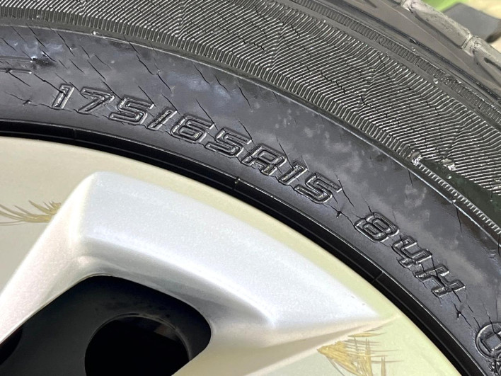 2015 Toyota Aqua DAA-NHP10 (UW-6a37567be03b1)[17]