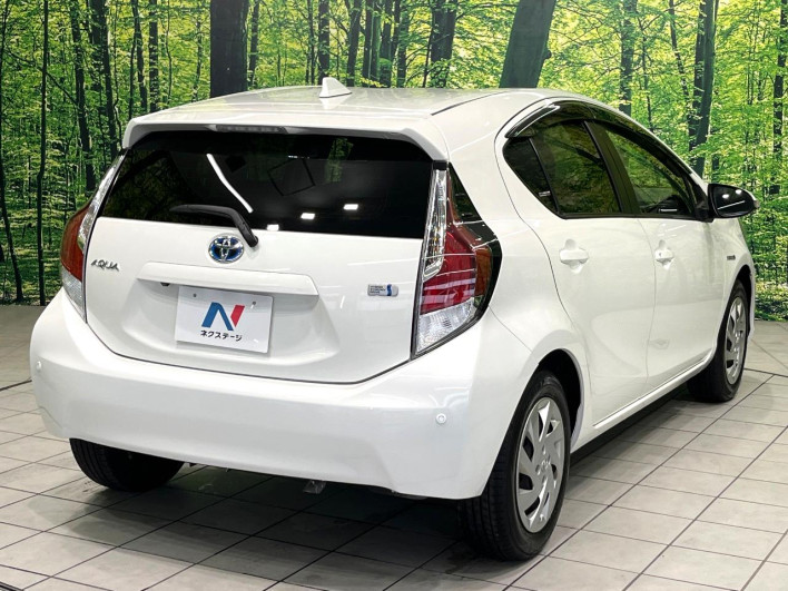 2015 Toyota Aqua DAA-NHP10 (UW-6a37567be03b1)[10]