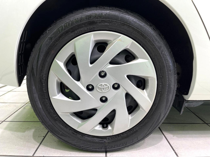 2015 Toyota Aqua DAA-NHP10 (UW-6a37567be03b1)[21]