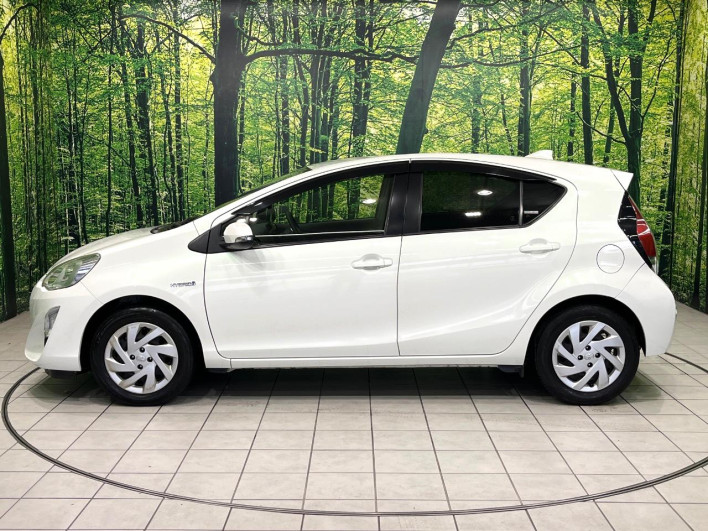 2015 Toyota Aqua DAA-NHP10 (UW-6a37567be03b1)[7]