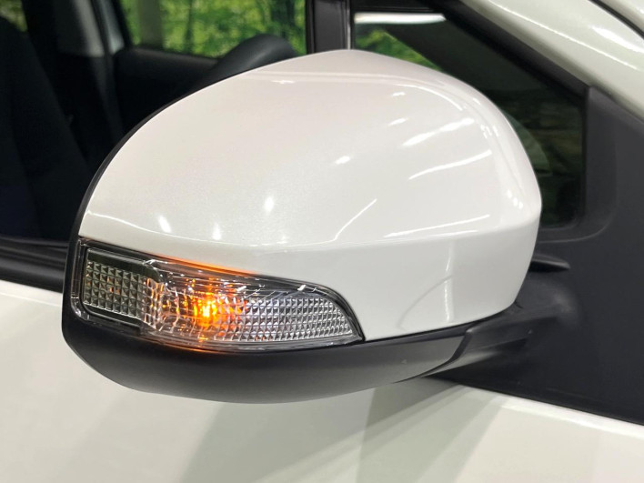 2015 Toyota Aqua DAA-NHP10 (UW-6a37567be03b1)[14]
