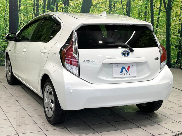 2015 Toyota Aqua DAA-NHP10 (UW-6a37567be03b1)[8]