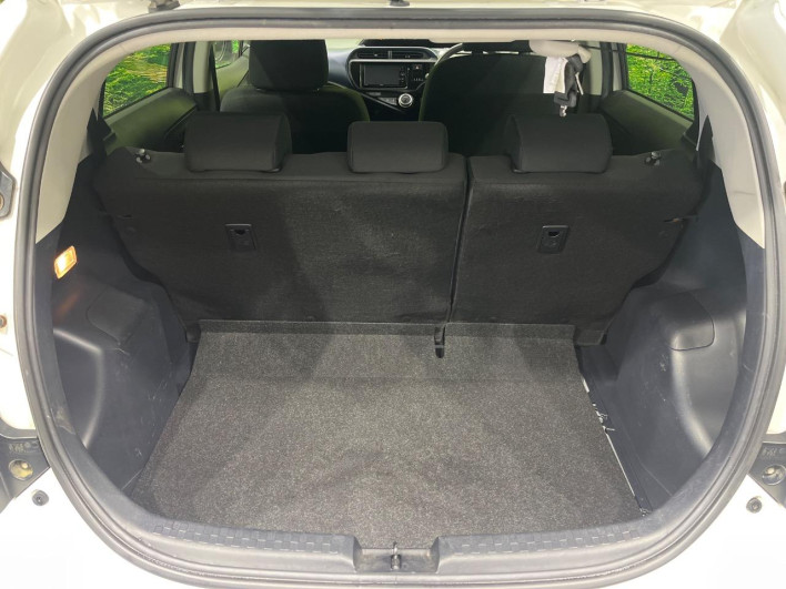 2015 Toyota Aqua DAA-NHP10 (UW-6a37567c4c912)[4]