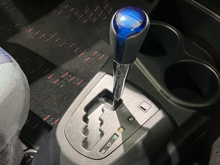 2015 Toyota Aqua DAA-NHP10 (UW-6a37567c4c912)[27]