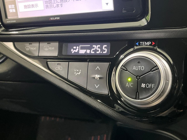 2015 Toyota Aqua DAA-NHP10 (UW-6a37567c4c912)[25]