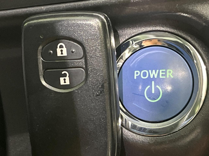 2015 Toyota Aqua DAA-NHP10 (UW-6a37567c4c912)[19]