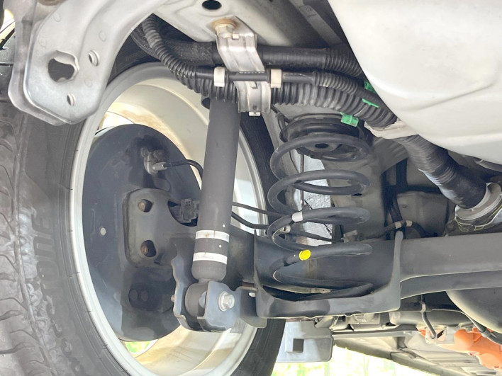 2015 Toyota Aqua DAA-NHP10 (UW-6a37567c6ecdc)[21]