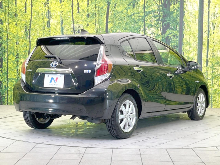 2015 Toyota Aqua DAA-NHP10 (UW-6a37567c6ecdc)[9]