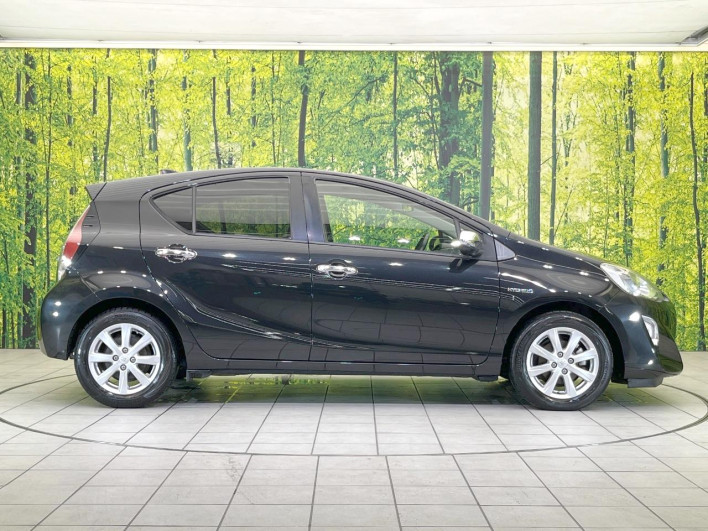 2015 Toyota Aqua DAA-NHP10 (UW-6a37567c6ecdc)[8]