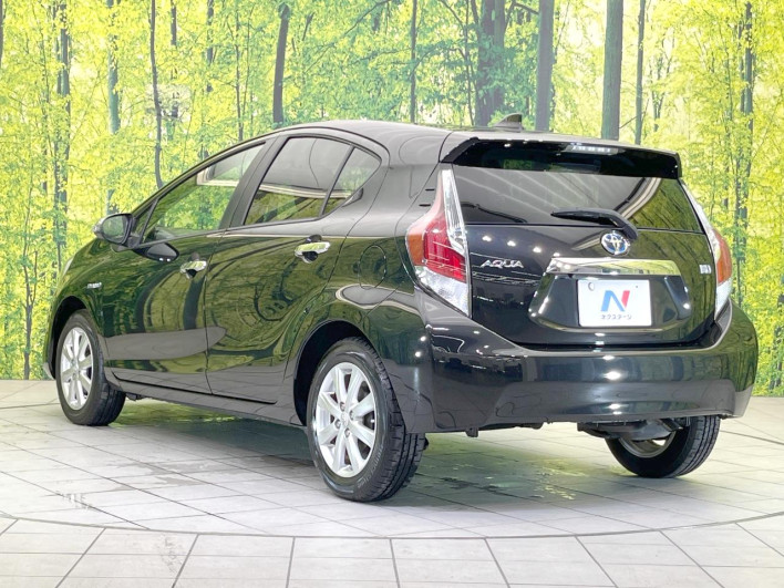 2015 Toyota Aqua DAA-NHP10 (UW-6a37567c6ecdc)[11]