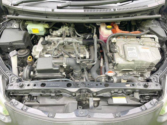 2015 Toyota Aqua DAA-NHP10 (UW-6a37567c6ecdc)[4]