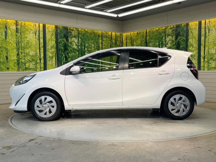 2021 Toyota Aqua 6AA-NHP10 (UW-6a37567f1186c)[24]