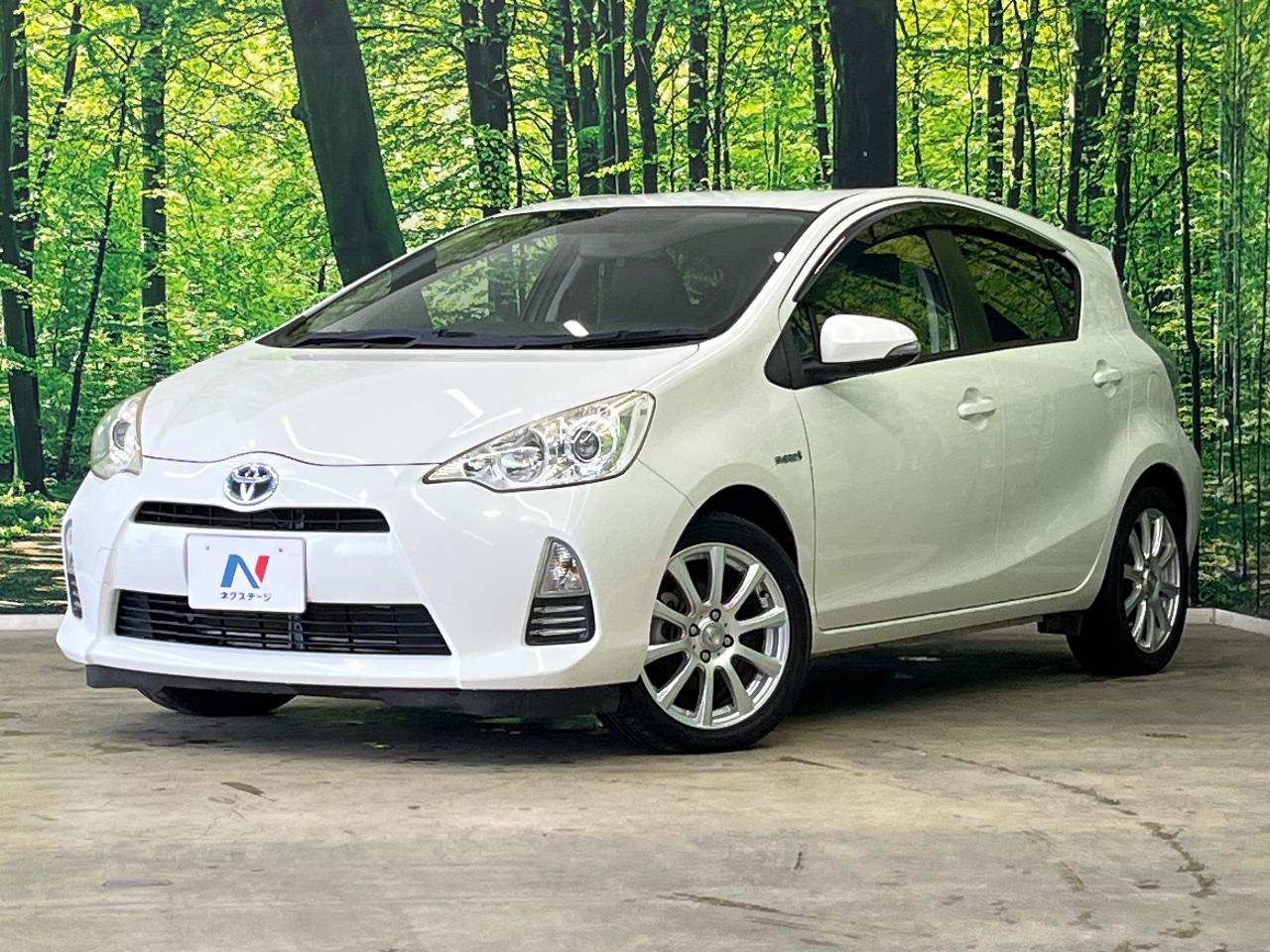2013 Toyota Aqua DAA-NHP10