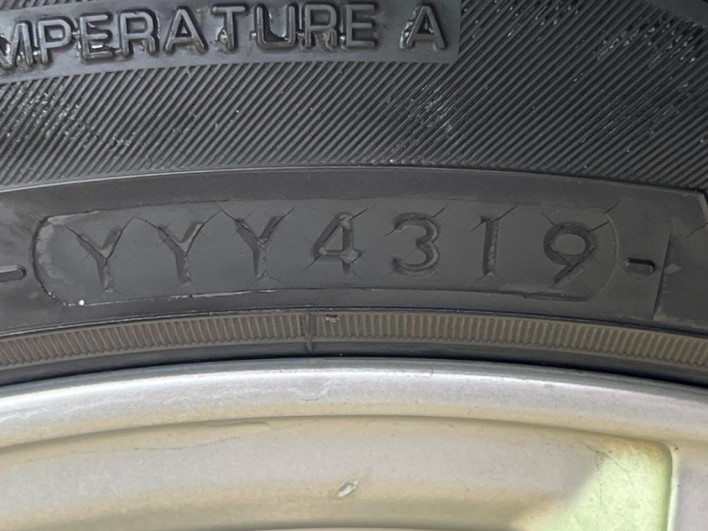 2013 Toyota Aqua DAA-NHP10 (UW-6a37567f9103a)[21]