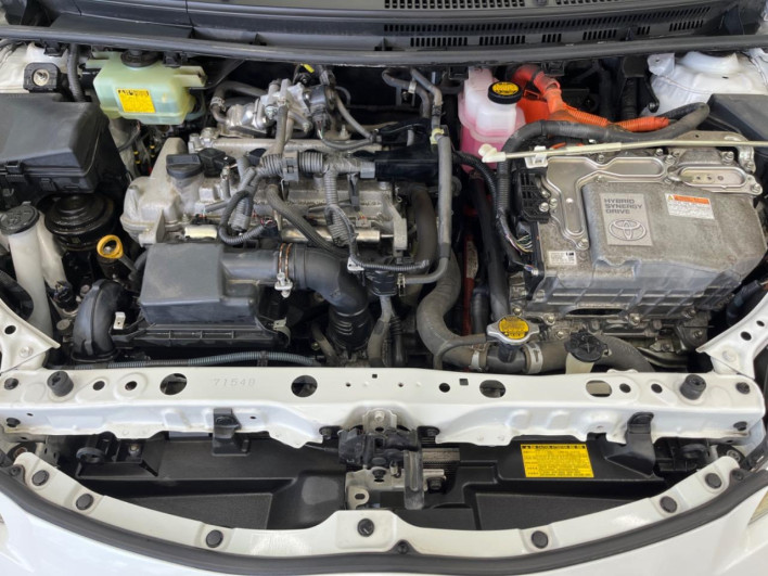2013 Toyota Aqua DAA-NHP10 (UW-6a37567f9103a)[6]