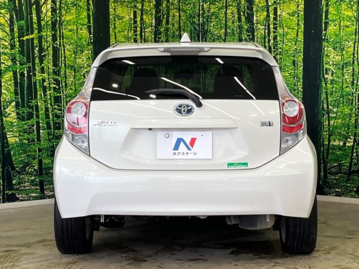 2013 Toyota Aqua DAA-NHP10 (UW-6a37567f9103a)[29]