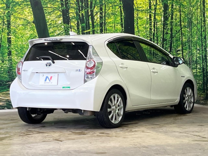 2013 Toyota Aqua DAA-NHP10 (UW-6a37567f9103a)[28]