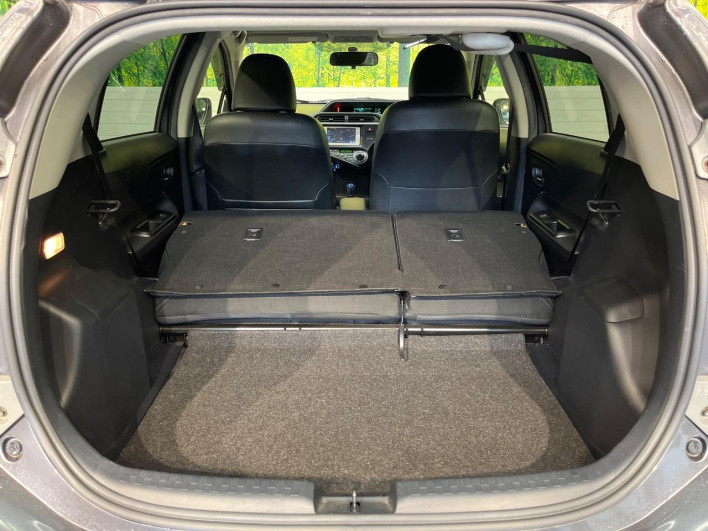 2013 Toyota Aqua DAA-NHP10 (UW-6a37567fd25d4)[15]