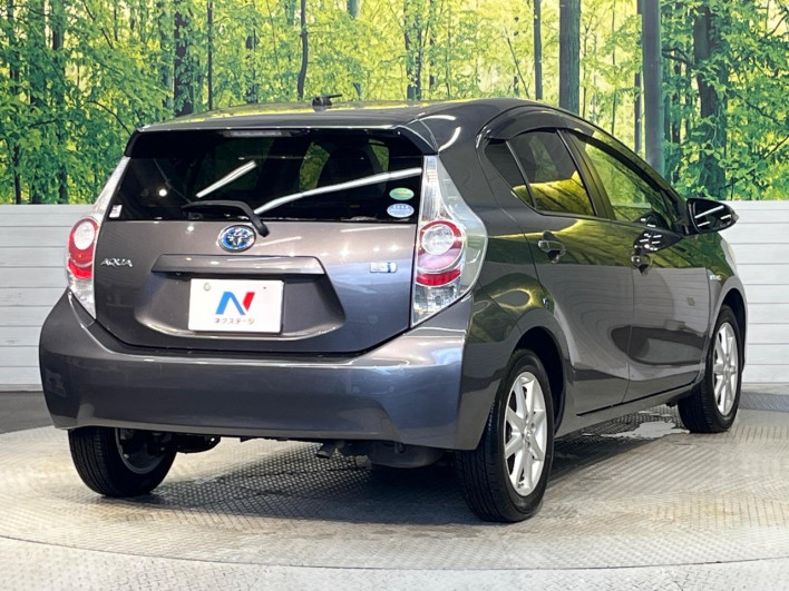 2013 Toyota Aqua DAA-NHP10 (UW-6a37567fd25d4)[22]
