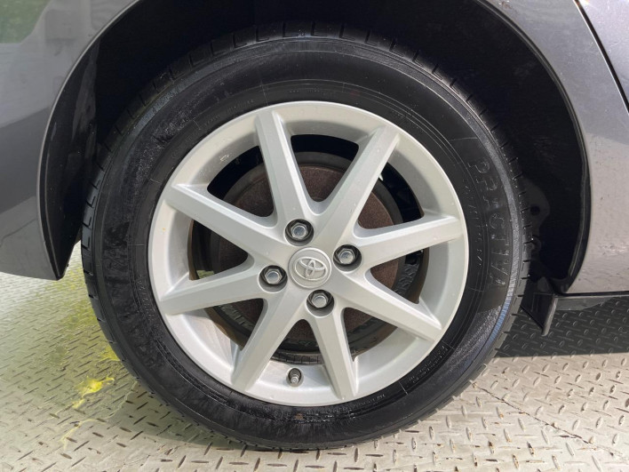 2013 Toyota Aqua DAA-NHP10 (UW-6a37567fd25d4)[28]