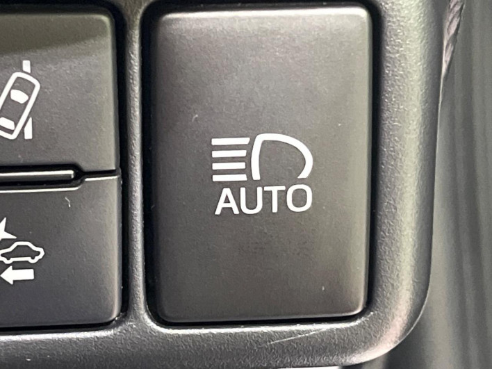 2017 Toyota Aqua DAA-NHP10 (UW-6a375684e1093)[29]