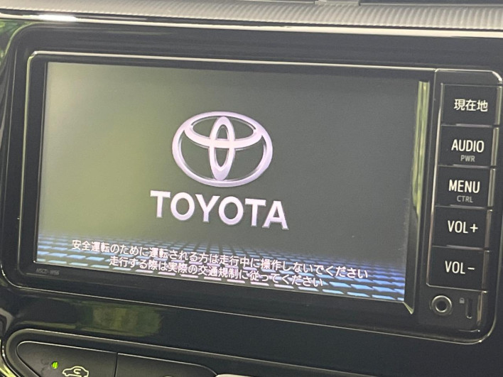 2017 Toyota Aqua DAA-NHP10 (UW-6a375684e1093)[15]