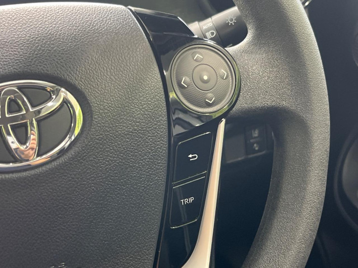 2017 Toyota Aqua DAA-NHP10 (UW-6a375684e1093)[23]
