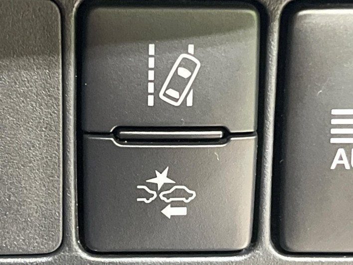 2017 Toyota Aqua DAA-NHP10 (UW-6a375684e1093)[28]