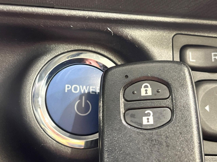 2019 Toyota Aqua DAA-NHP10 (UW-6a375686cfd3e)[28]