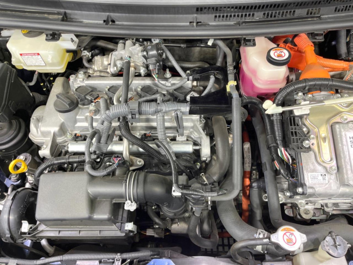 2019 Toyota Aqua DAA-NHP10 (UW-6a375686cfd3e)[4]