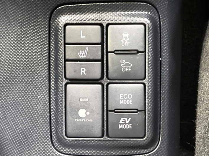 2019 Toyota Aqua DAA-NHP10 (UW-6a375686cfd3e)[22]