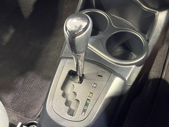 2019 Toyota Aqua DAA-NHP10 (UW-6a375686cfd3e)[27]