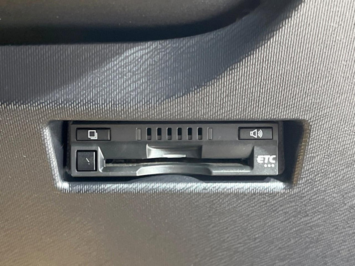 2019 Toyota Aqua DAA-NHP10 (UW-6a375686cfd3e)[10]