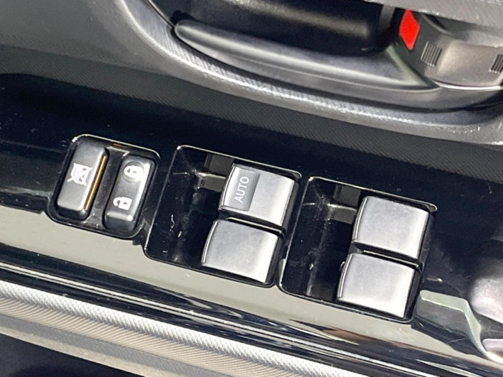 2019 Toyota Aqua DAA-NHP10 (UW-6a375686cfd3e)[7]