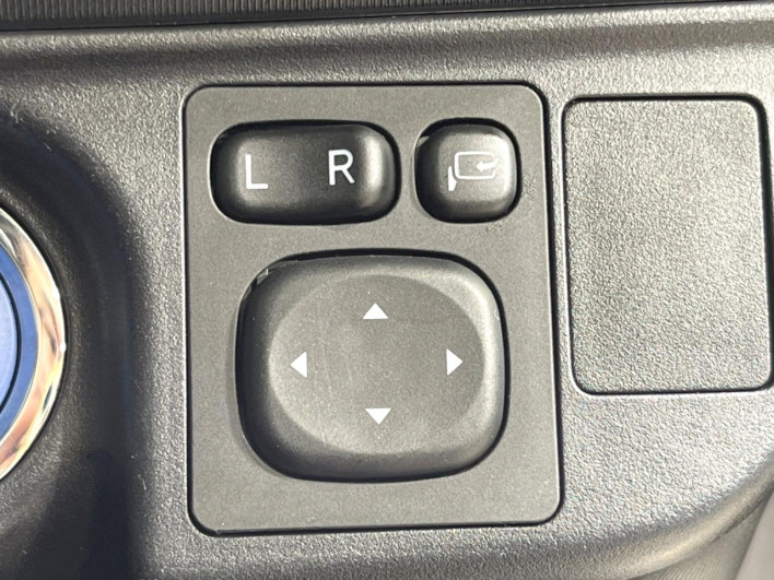 2019 Toyota Aqua DAA-NHP10 (UW-6a375686cfd3e)[8]