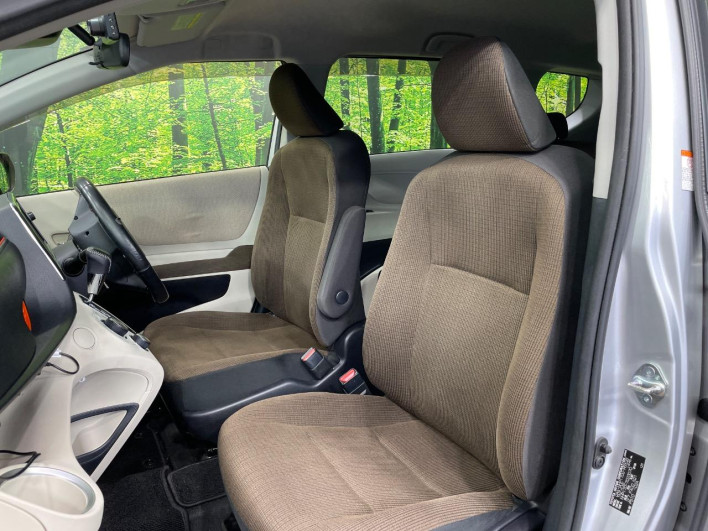 2015 Toyota Sienta DAA-NHP170G (UW-6a375687b67b7)[10]