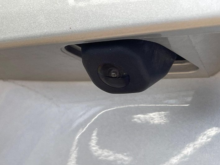 2015 Toyota Sienta DAA-NHP170G (UW-6a375687b67b7)[21]