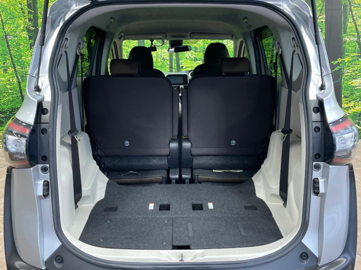 2015 Toyota Sienta DAA-NHP170G (UW-6a375687b67b7)[24]