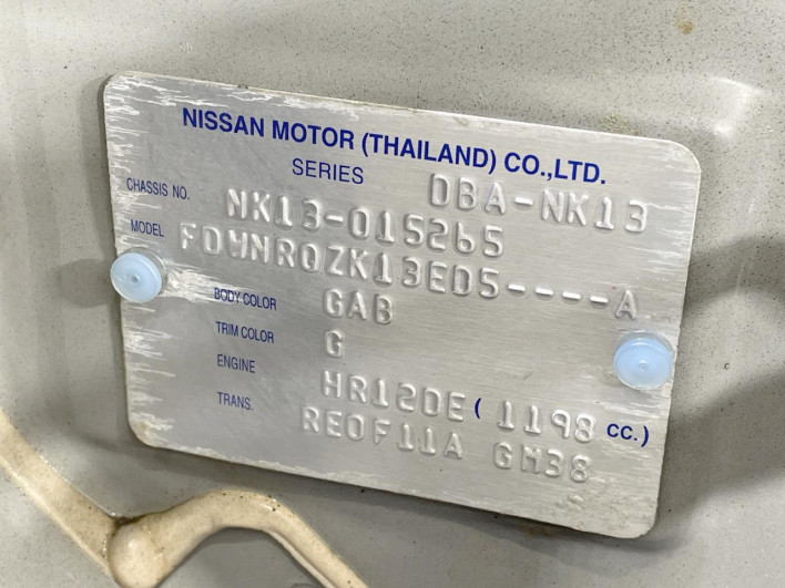 2016 Nissan March DBA-NK13 (UW-6a37568997687)[1]