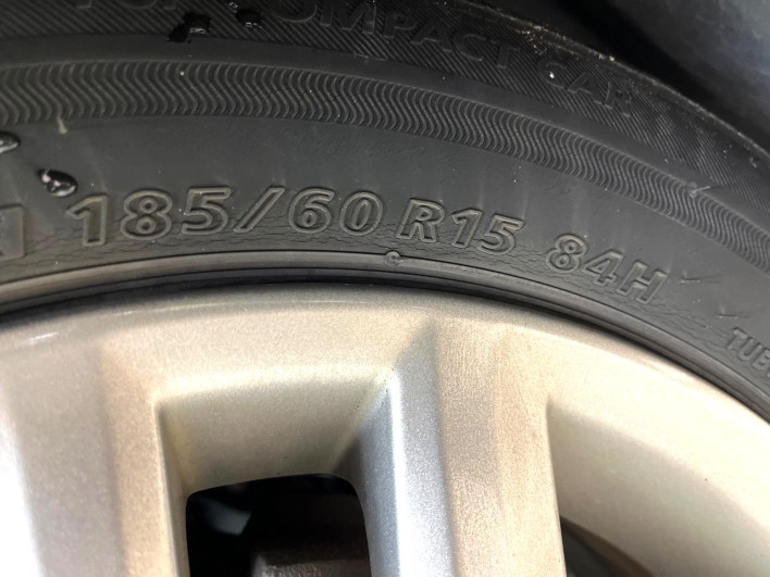 2013 Toyota Corolla Fielder DAA-NKE165G (UW-6a375689a694c)[6]