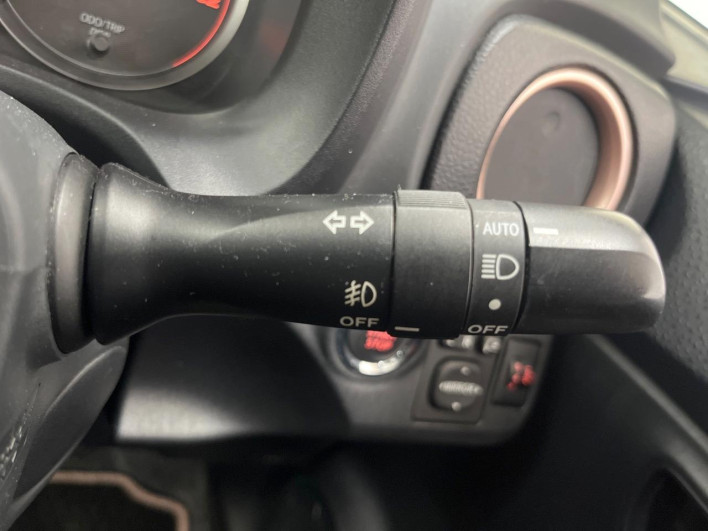 2014 Toyota Vitz DBA-NSP130 (UW-6a375689ec875)[19]