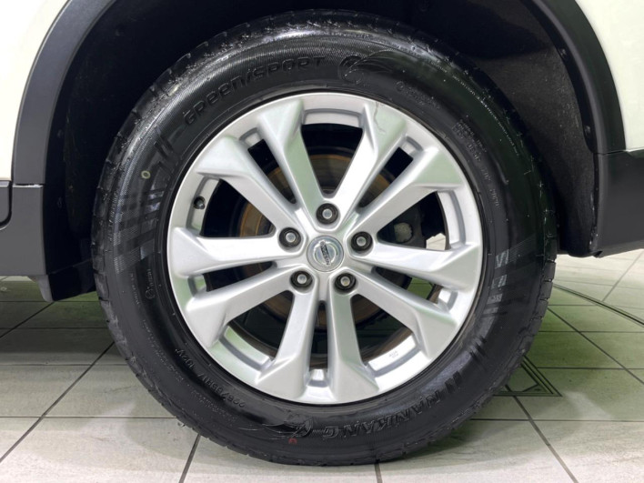 2015 Nissan X-Trail DBA-NT32 (UW-6a37569029d7d)[12]