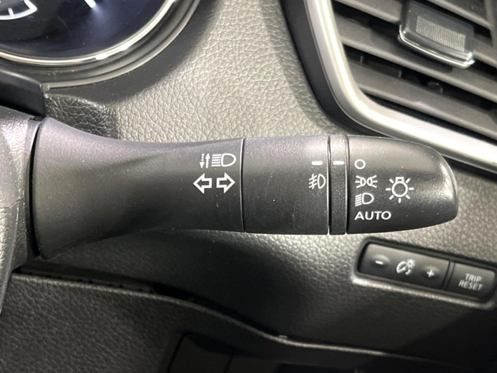 2015 Nissan X-Trail DBA-NT32 (UW-6a37569029d7d)[25]