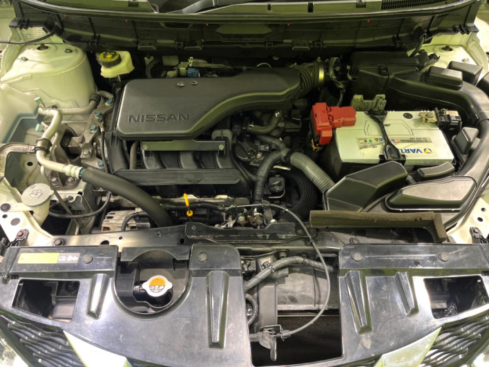2015 Nissan X-Trail DBA-NT32 (UW-6a37569029d7d)[4]